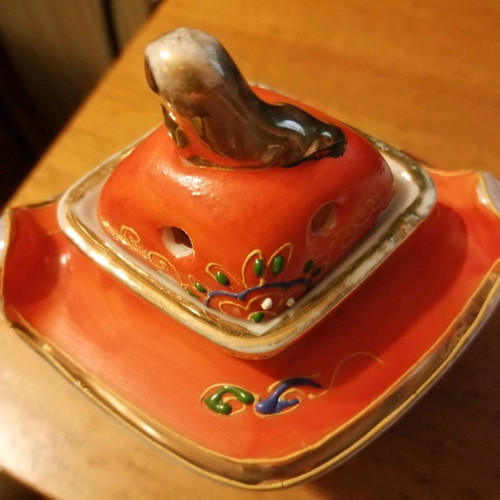 Japanese porcelain incense holder antique with damages