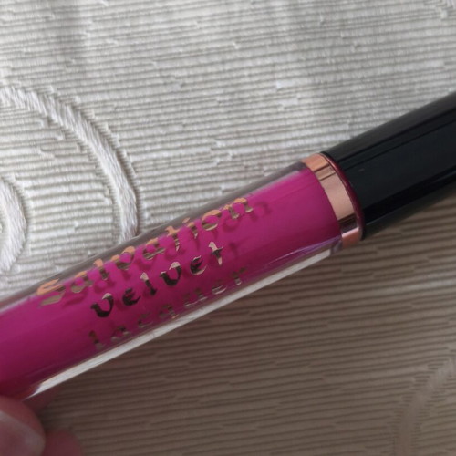 Make up Revolution lipstick fuchsia new