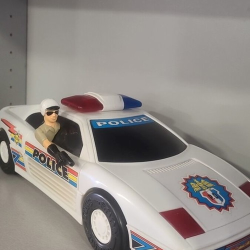 Vintage police car used with sounds, light and motion