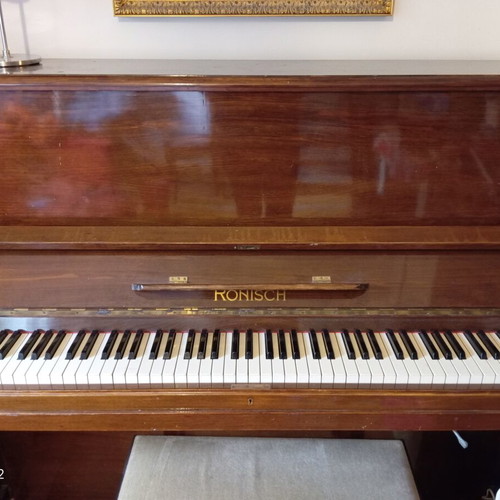 Piano used upright Ronisch