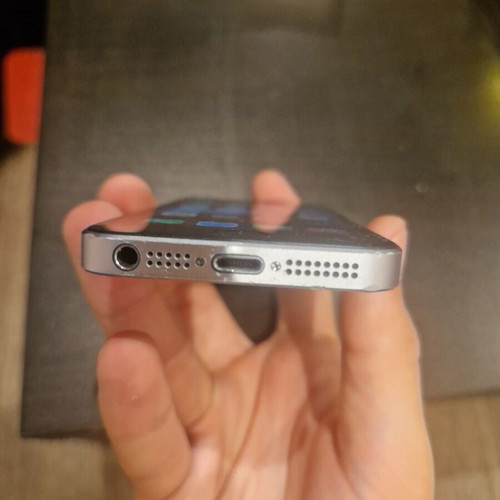 Apple iPhone SE first gen 16GB, grey