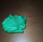Plastic frogs used, excellent condition, functional