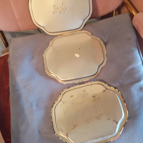 Vintage decorative trays set of three used