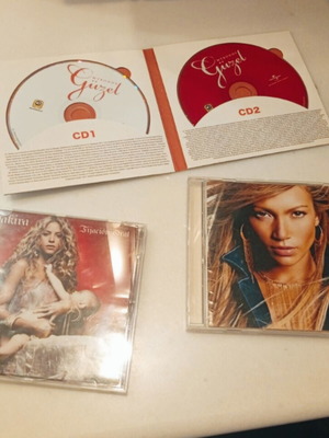 CDs like new, set of 4