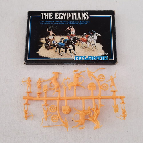 Atlantic The Egyptians No802 - No803 plastic figures HO scale used, 2 pieces