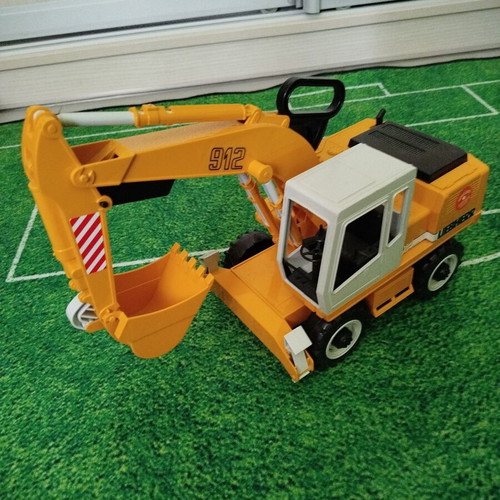 Excavator toy like new
