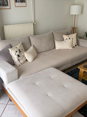 Corner sofa like new with detachable corner and stool