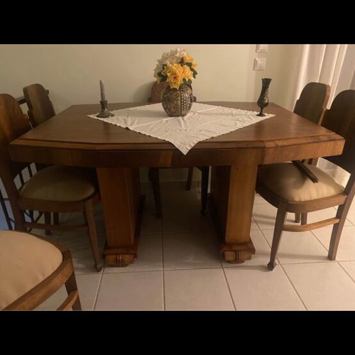 Dining table with 6 chairs and extension piece like new