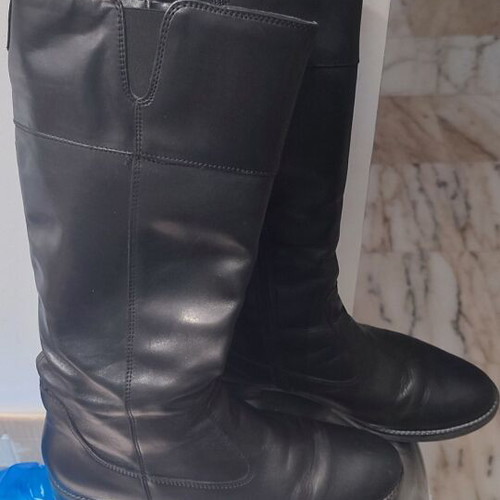 Tamaris leather boots size 40 like new, black