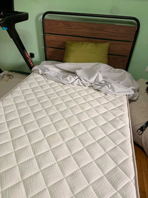 Bed with mattress like new