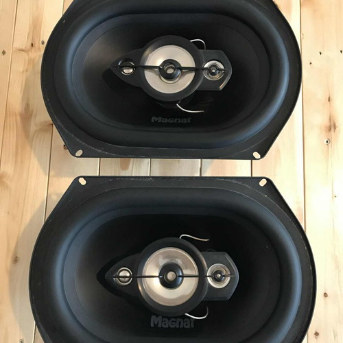 Magnat 12x8 inch car speakers like new, 4-way, 400W RMS