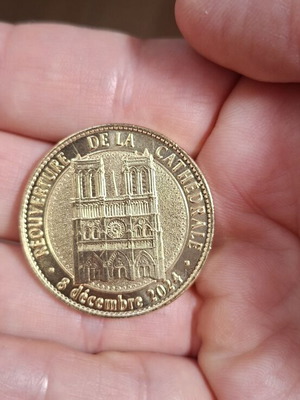 Notre Dame de Paris commemorative medal new