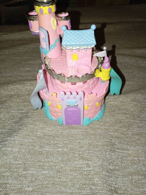 Trendmasters Vintage 1995 Castle Playset, rare collectible
