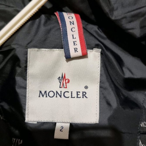 Moncler sleeveless jacket like new, blue, size M