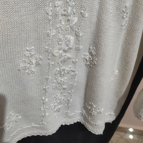 Paramour Exclusive knitted vintage blouse like new, beige with embroidery