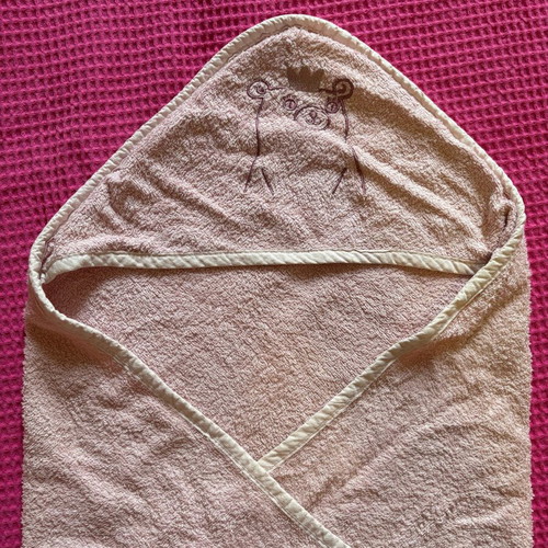 Ok Baby Baby Bath Tub like new with pink baby towel gift