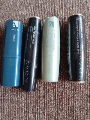 Κραγιόν Avon κλειστά, καινούργια
