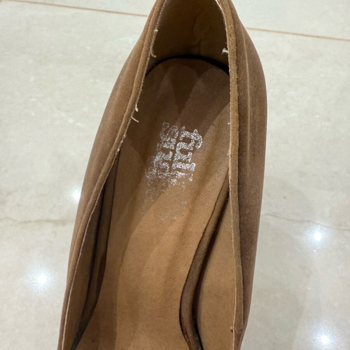 Fullah Sugah Pump Size 37 Velvet Brown Like New with Unique Heel