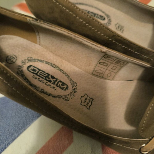 Dexim Brown Suede Leather Pumps Size 39 Like New