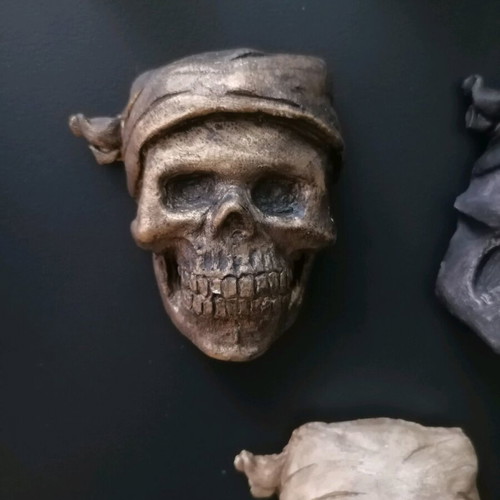 Handmade skull magnets new, made of plaster