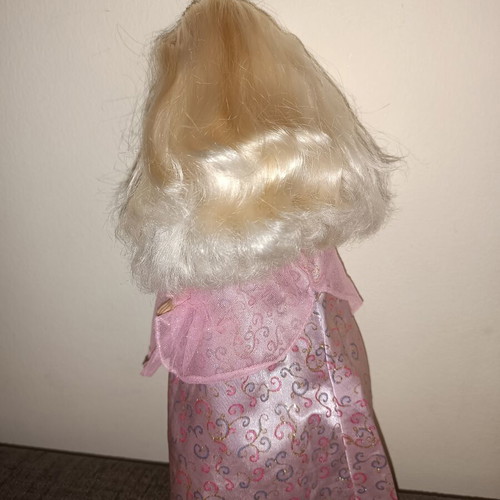 Barbie Princess Palace 2003 like new with original dress and shoes
