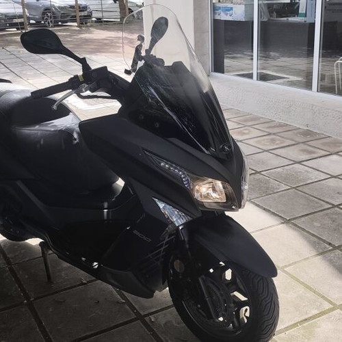 Kymco X-Town 300i scooter like new, black, 2020