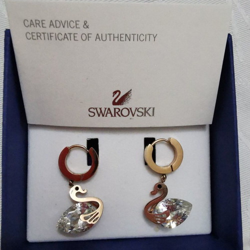 Swarovski earrings with crystal swan