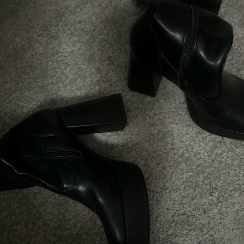 Tamaris over the knee boots black like new, size 37
