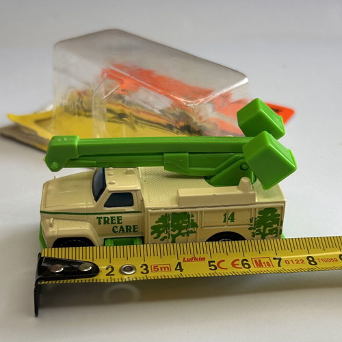 Matchbox 1993 No 74 Utility Truck Tree Care like new