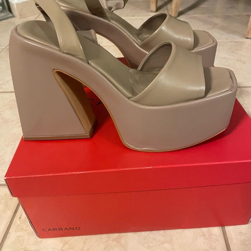 Carrano sandals size 39 like new, brown