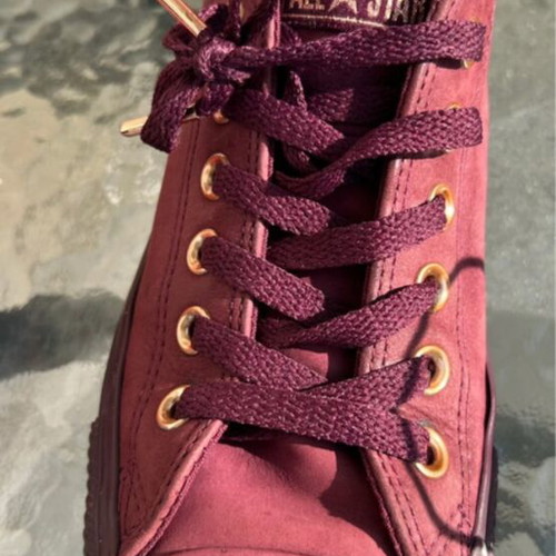 Converse athletic shoes burgundy size 39 like new
