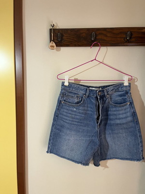 Stradivarius Vintage Denim Shorts like new, size L 40 12, blue