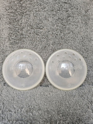Medela breast shells like new