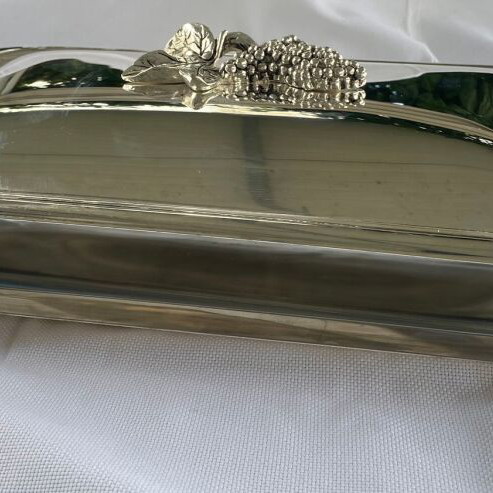 Serving set like new with silver-plated tray and Pyrex