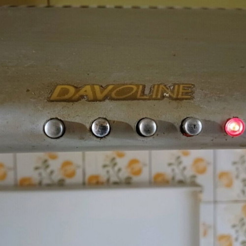 Pitsos kitchen and Davoline extractor hood like new