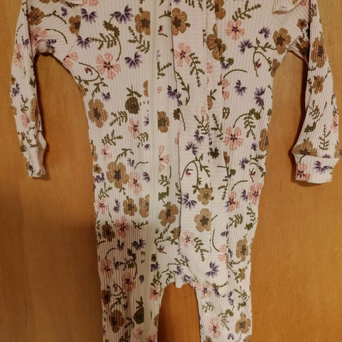 Floral Shein jumpsuit 18-24 months unused with matching ribbon
