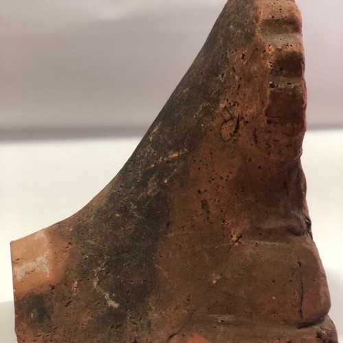 Ceramic akrokeramo used with anthemion pattern