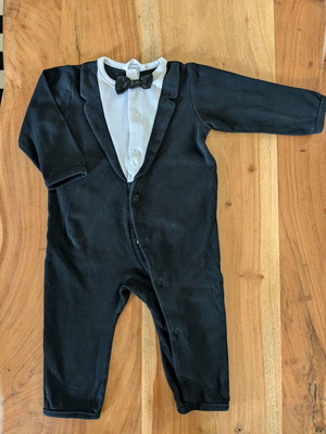 Full-body tuxedo used, 80 centimeters