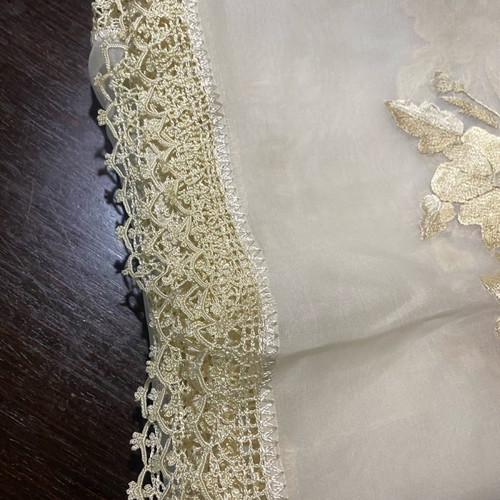 Set of tablecloths with silk threads, new, 2 large 107x107