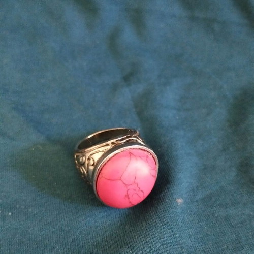 Silver 925 ring like new with synthetic stone