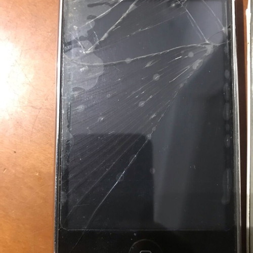 iPhone 3G and 3GS used with swollen battery and cracked screen