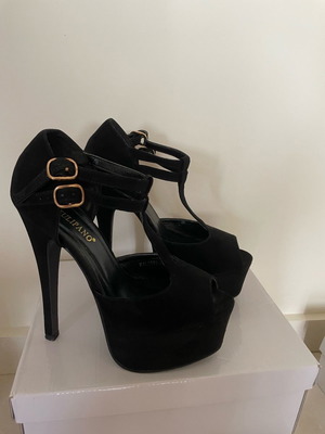 Women's high-heeled suede sandals with double strap No. 38 like new