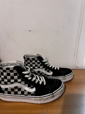 Vans Sk8-Hi athletic shoes used, black-white checkerboard, size 40