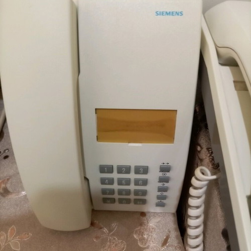 Phones used, pack of 4, Nitsuko and Siemens