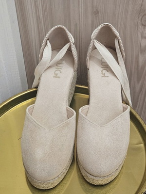 Luigi beige platforms like new, ankle tie, 7cm heel, size 39