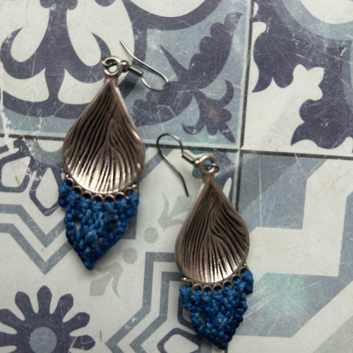 Macrame earrings silver like new, blue