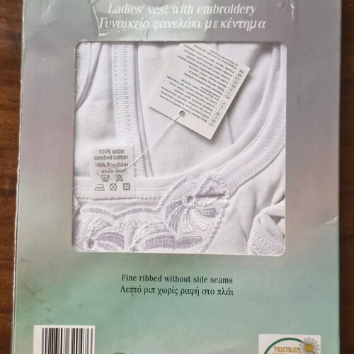 Vest with embroidery size 48/50 new, white