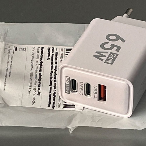65W GaN Fast Charger with 2x USB-C and 1x USB-A new