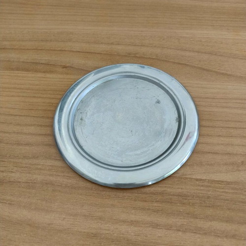 Large metal coaster like new, diameter 14.5 cm
