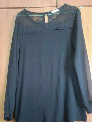 Intimissimi black women's blouse top like new with lace and chiffon sleeves
